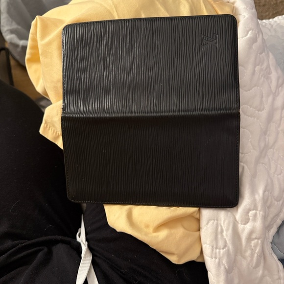 Louis Vuitton Textured Black Wallet - Picture 10 of 13